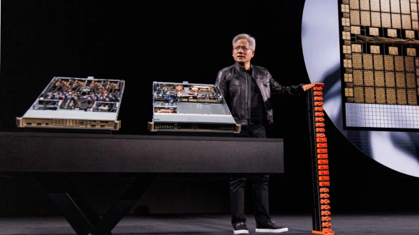 千层金配资 黄仁勋：未来十年属于自动驾驶和机器人